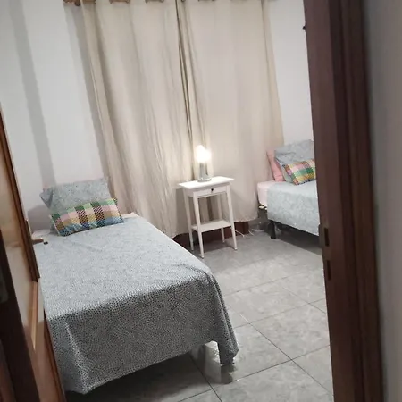 Casa Isabel Isa דירה *